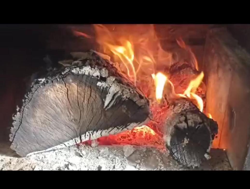 Casa Rural Agua De Azahar Chimenea サアラ・デ・ラ・シエラ エクステリア 写真